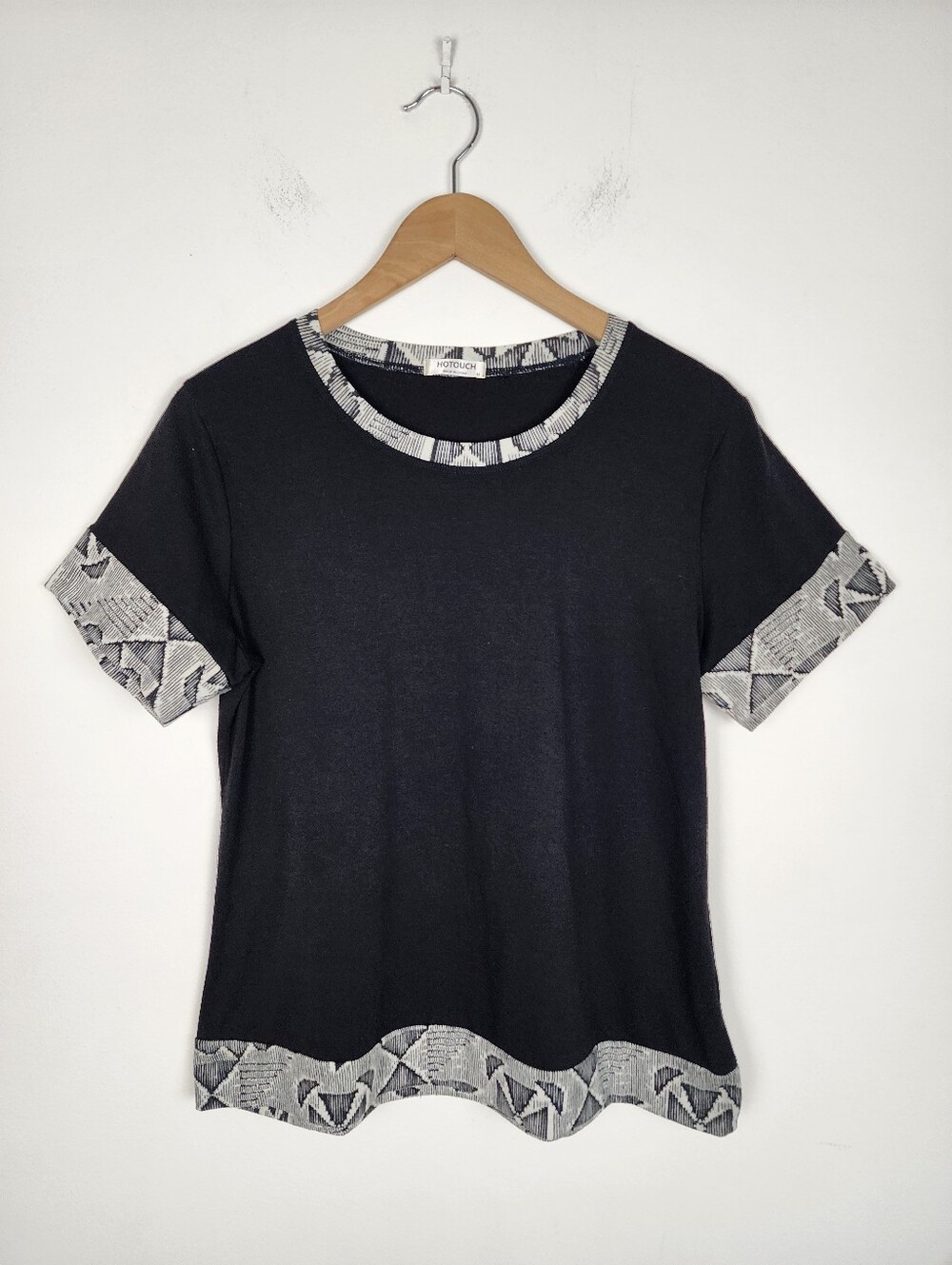 Women's Black Short Sleeve Pajama Set with Printed Trim Size M - Picture 6 of 9